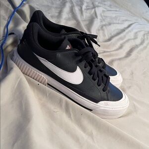 Nike Black Sneakers